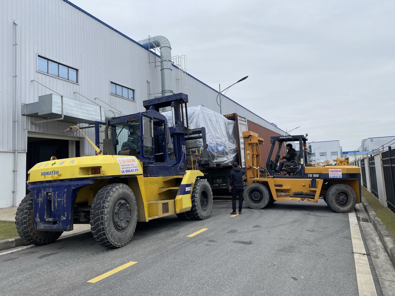 Cho thuê xe nâng hàng, xe nâng người tại khu công nghiệp AMATA – Quảng Ninh