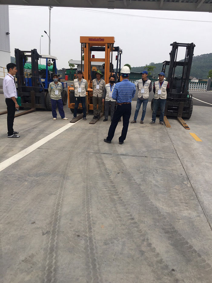 Cho thuê xe nâng hàng tại Quảng Ninh